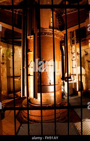 Tourelle du réservoir et de l'artillerie tower à Fort Douaumont, champ de bataille de Verdun. Mars 2015. Banque D'Images