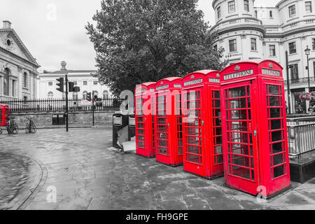 Noir et blanc de la cabine téléphonique rouge à Londres Banque D'Images