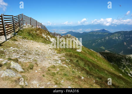 Jasna resort, les Basses Tatras, Slovaquie - août 05, 2013 : Paysage dans les Basses Tatras avec ciel et le vert des montagnes. Banque D'Images