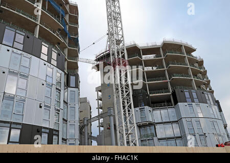 Gasholder tour d'habitation en construction à Pancras en bordure de Kings Cross Londres UK KATHY DEWITT Banque D'Images