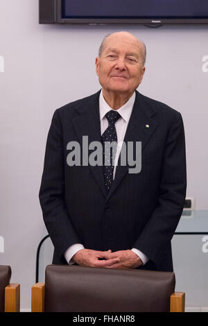 Rome, Italie. Feb 24, 2016. Paolo grossi le nouveau Président de Cour Constitutionnelle Italienne au Palazzo della Consulta en Italie. Cour constitutionnelle de la République italienne choisit Paolo Grossi comme nouveau président avec 14/15 préférences. Credit : Davide Fracassi/Pacific Press/Alamy Live News Banque D'Images