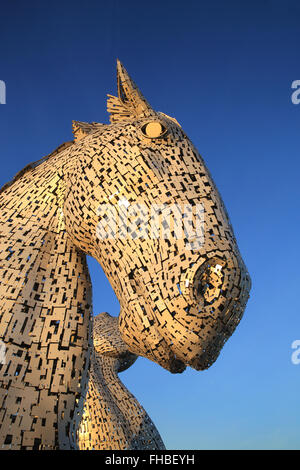 Les Kelpies, la plus grande des sculptures de chevaux, à Falkirk, Ecosse, Royaume-Uni Banque D'Images