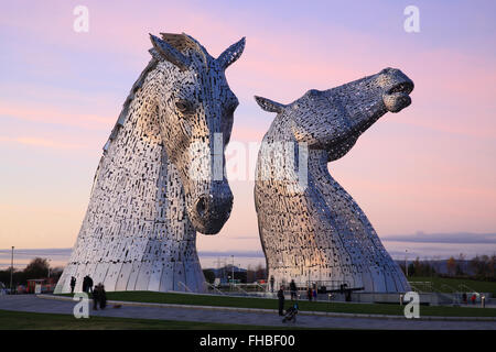 Les Kelpies, la plus grande des sculptures de chevaux, à Falkirk, Ecosse, Royaume-Uni Banque D'Images