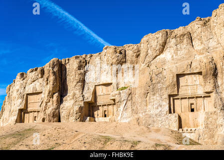 Anciennes tombes de rois Achéménides à Naqsh-e Rustam en Iran Banque D'Images