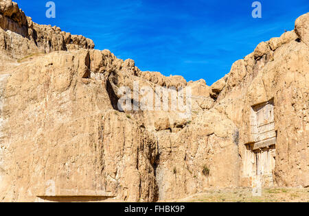 Anciennes tombes de rois Achéménides à Naqsh-e Rustam en Iran Banque D'Images