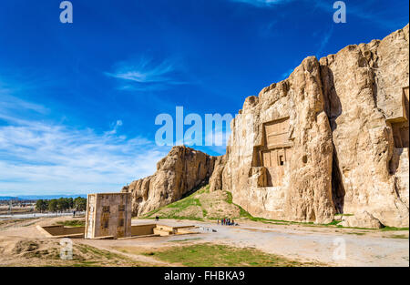 Anciennes tombes de rois Achéménides à Naqsh-e Rustam en Iran Banque D'Images