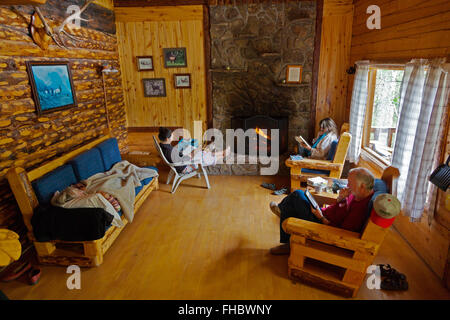 Les vacanciers apprécient un style rustique et confortable cabine à l'oléo RANCH à 10500 pieds - LE SUD DU COLORADO MR Banque D'Images