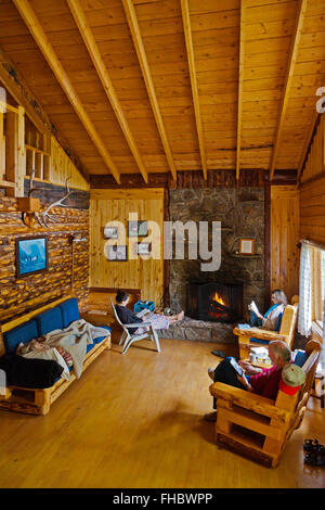 Les vacanciers apprécient un style rustique et confortable cabine à l'oléo RANCH à 10500 pieds - LE SUD DU COLORADO MR Banque D'Images