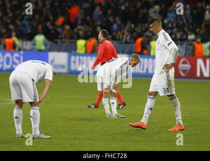 Kiev, Ukraine. Feb 24, 2016. Les joueurs du Dynamo de réagir après la fin du match de la Ligue des Champions tour de 16, première étape, match de football FC Dynamo Kyiv vs Manchester City FC à l'Olimpiysky stadium à Kiev, le 24 février 2016. Crédit : Serg Glovny/ZUMA/Alamy Fil Live News Banque D'Images