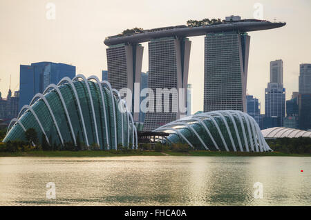 Singapour - 07 novembre : Aperçu de la marina bay avec Marina Bay Sands sur Novembre 07, 2015 à Singapour. Banque D'Images