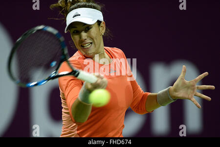 Doha, Qatar. Feb 24, 2016. Garbine Muguruza d'Espagne au cours de la concurrence des célibataires troisième tour match contre Timea Babos de Hongrie à la WTA Open du Qatar 2016 à Doha, Qatar, le 24 février 2016. Garbine Muguruza a gagné 2-0. Credit : Nikku/Xinhua/Alamy Live News Banque D'Images