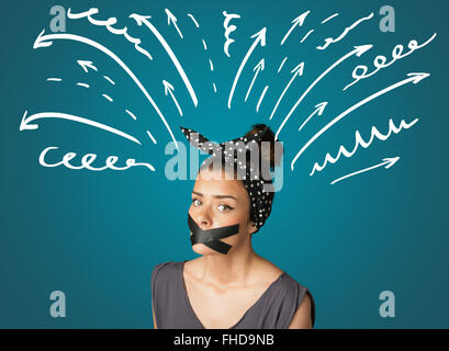 Jeune femme avec la bouche ou collés Banque D'Images