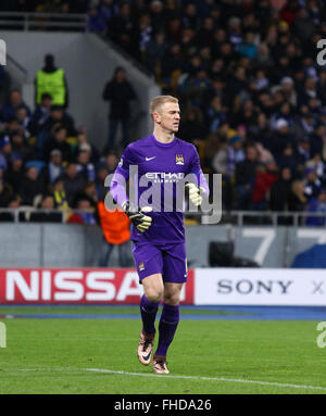 Kiev, Ukraine. 24 Février, 2016. Le gardien de but Joe Hart de Manchester City en action au cours de l'UEFA Champions League Round 16 match de football FC Dynamo Kyiv vs Manchester City FC à NSC Olimpiyskyi stadium à Kiev, le 24 février 2016. Crédit : Oleksandr Prykhodko/Alamy Live News Banque D'Images