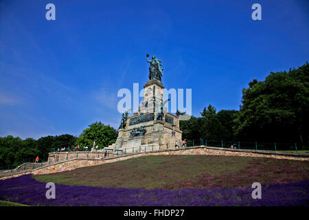 Monument Niederwalddenkmal Rudesheim ci-dessus, Allemagne Banque D'Images