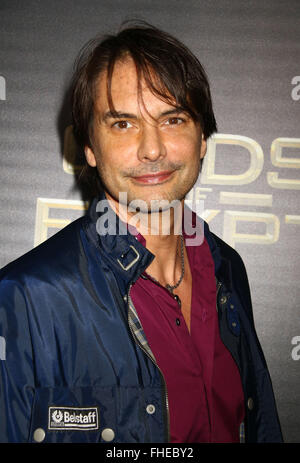 New York, USA. Feb 24, 2016. MARCUS SCHENKENBERG modèle assiste à la première de New York "dieux de l'Égypte", tenue à l'AMC Loews Lincoln 13. Credit : Nancy/Kaszerman ZUMA Wire/Alamy Live News Banque D'Images