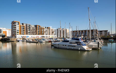 Une journée ensoleillée à l'ensemble de Portishead Marina Banque D'Images