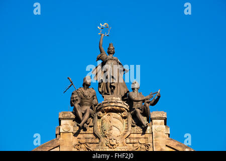 Groupe statue, drôle Noris Conseil et Meistersinger, Opera House, Nuremberg, Middle Franconia, Franconia, Bavaria, Germany Banque D'Images