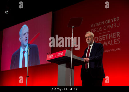 Jeremy Corbyn MP, chef du parti travailliste, speking au Welsh Labour Conference 2016 © Alan Llandudno Venue Cymru Alamy TDC Live News Banque D'Images