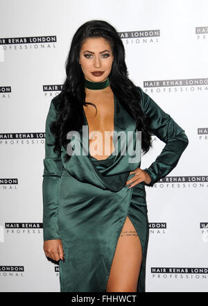 Chloe Ferry est le nouveau visage de Hair Rehab la société appartenant à Lauren Pope comprend : Chloe Ferry Où : London, Royaume-Uni Quand : 25 Jan 2016 Banque D'Images