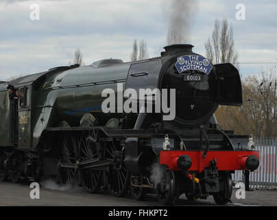 La gare de York, York, Royaume-Uni. 25 Février, 2016. Rénové Flying Scotsman voyages la ligne principale de la côte est d'arriver à la gare de New York Crédit : Stephen Gaunt/Alamy Live News Banque D'Images
