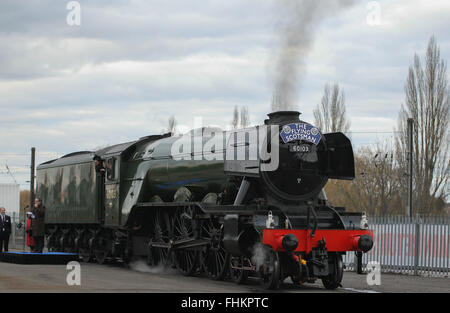 La gare de York, York, Royaume-Uni. 25 Février, 2016. Rénové Flying Scotsman voyages la ligne principale de la côte est d'arriver à la gare de New York Crédit : Stephen Gaunt/Alamy Live News Banque D'Images