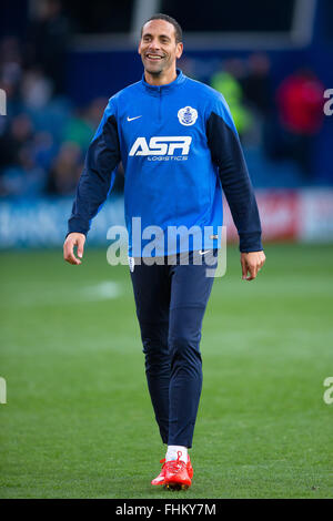 Rio Ferdinand se prépare à faire face à Burnley FC à Loftus Road, 6 décembre 2014. Banque D'Images