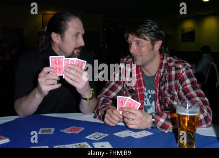 Mads Mikkelsen de jouer au poker à collectormania midlands Banque D'Images