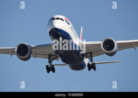 British Airways Boeing 787 Dreamliner G-ZBJC sur l'approche finale de Londres-Heathrow Airport LHR Banque D'Images