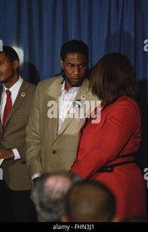 Manhattan, États-Unis. Feb 25, 2016. Jumaane Williams lors d'une audience publique à signer intro 1054 par rapport à la co-désignation de 42 voies de circulation et des espaces publics comme le Hip Hop Blvd dans le Bronx. Credit : Angel Zayas/Pacific Press/Alamy Live News Banque D'Images