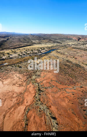 Vue aérienne de la chaîne de montagnes West MacDonnell, territoire du Nord, territoire du Nord, Australie Banque D'Images