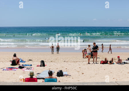 Le soleil sur la plage de Manly, la veille de Noël Banque D'Images