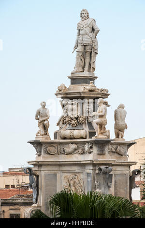 Statues antiques à Palerme Banque D'Images