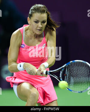 Doha, Qatar. Feb 25, 2016. Agnieszka Radwanska de Pologne fait concurrence au cours du match quart féminin contre Roberta Vinci de l'Italie à la WTA Open du Qatar 2016 à Doha, Qatar, le 25 février 2016. Agnieszka Radwanska a remporté 2-1. © Nikku/Xinhua/Alamy Live News Banque D'Images