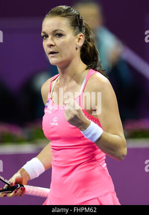 Doha, Qatar. Feb 25, 2016. Agnieszka Radwanska de Pologne réagit au cours du match quart féminin contre Roberta Vinci de l'Italie à la WTA Open du Qatar 2016 à Doha, Qatar, le 25 février 2016. Agnieszka Radwanska a remporté 2-1. © Nikku/Xinhua/Alamy Live News Banque D'Images