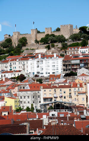 Le château São Jorge ( St George) et de la région de Castelo et Mouraria. Banque D'Images