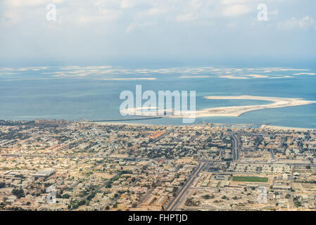 Dubaï, Émirats Arabes Unis - Dec 2, 2014 : Vue aérienne du monde, à Dubaï. Les îles étaient destinés à être mis au point Banque D'Images
