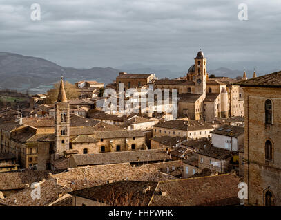 Vue sur les toits d'Urbino Banque D'Images