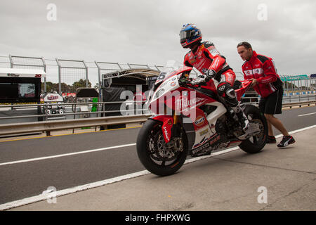 Phillip Island, Australie. 26 Février, 2016. Les essais libres n°2. Josh Brookes, Milwaukee BMW. Credit : Russell Hunter/Alamy Live News Banque D'Images