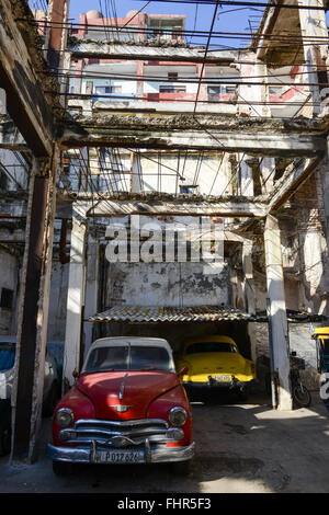 Maison abandonnée et détruite dans la vieille Havane. Cuba Banque D'Images