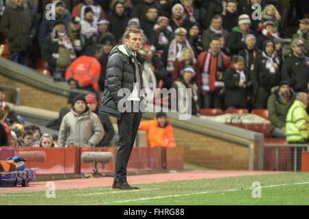 Liverpool, Royaume-Uni. 25 Février, 2016. Stade Anfield Road, Liverpool, Angleterre, le 25 février 2016, Europa League knockout, tie,pour un usage éditorial uniquement Manager Markus Weinzierl ( FC Augsburg ) Crédit : Burghard Schreyer/Alamy Live News Banque D'Images