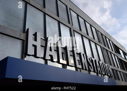 Zurich, Suisse. Feb 26, 2016. Le Hallenstadion est perçu avant le Congrès extraordinaire 2016 de la FIFA à Zurich, Suisse, 26 février 2016. L'Extraordinaire Congrès de la FIFA a lieu afin de voter sur les propositions de modifications à la lois de la FIFA et choisissez le nouveau président de la FIFA. Photo : Patrick Seeger/dpa/Alamy Live News Banque D'Images