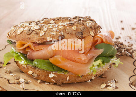 Bagel de grains entiers. Banque D'Images