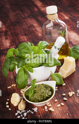 Pesto de basilic. Banque D'Images