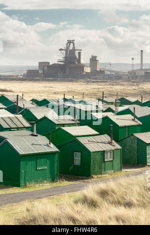 Fisherman's Association huttes dans les dunes de sable de la Gare du Sud, Redcar and Cleveland, février 2016. Banque D'Images