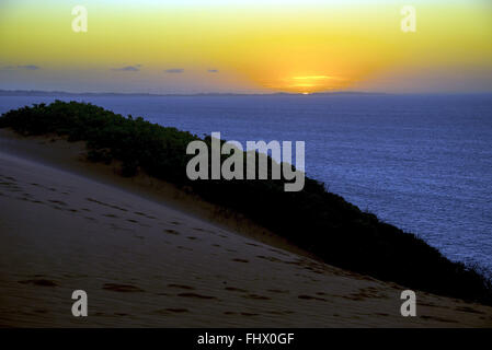 Coucher du soleil dans la plage de Ponta Grossa Banque D'Images
