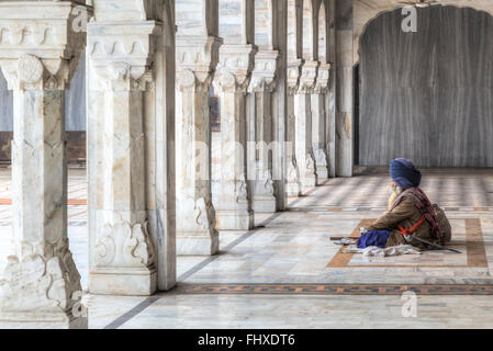 Dans sadhu Gurudwara Bangla Sahib, Delhi, Inde, Asie Banque D'Images