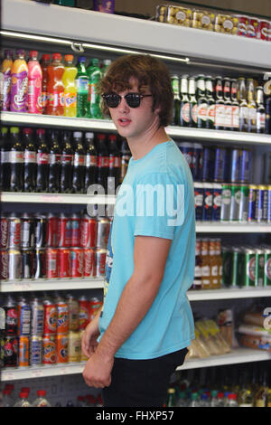 Hutch Dano et Adam Hicks boutique à Londres pour des boissons froides Soho (crédit image © Jack Ludlam) Banque D'Images