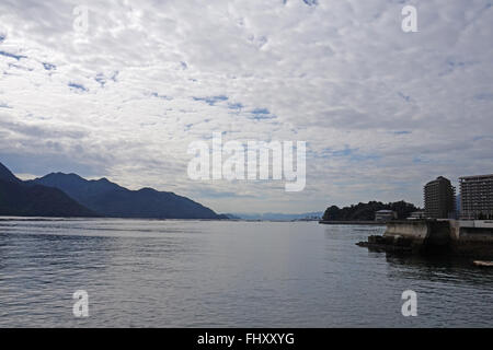 Sur le ferry pour l'île de Miyajima, Hiroshima, Japon Banque D'Images