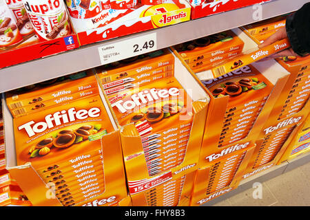 Toffifee dans un supermarché Aldi Banque D'Images