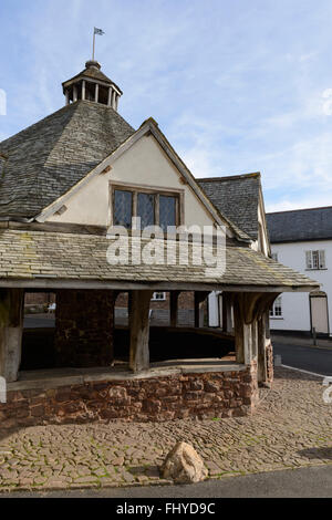 Le marché du fil 16ème siècle dans le village de Dunster, Somerset, Royaume-Uni. Banque D'Images